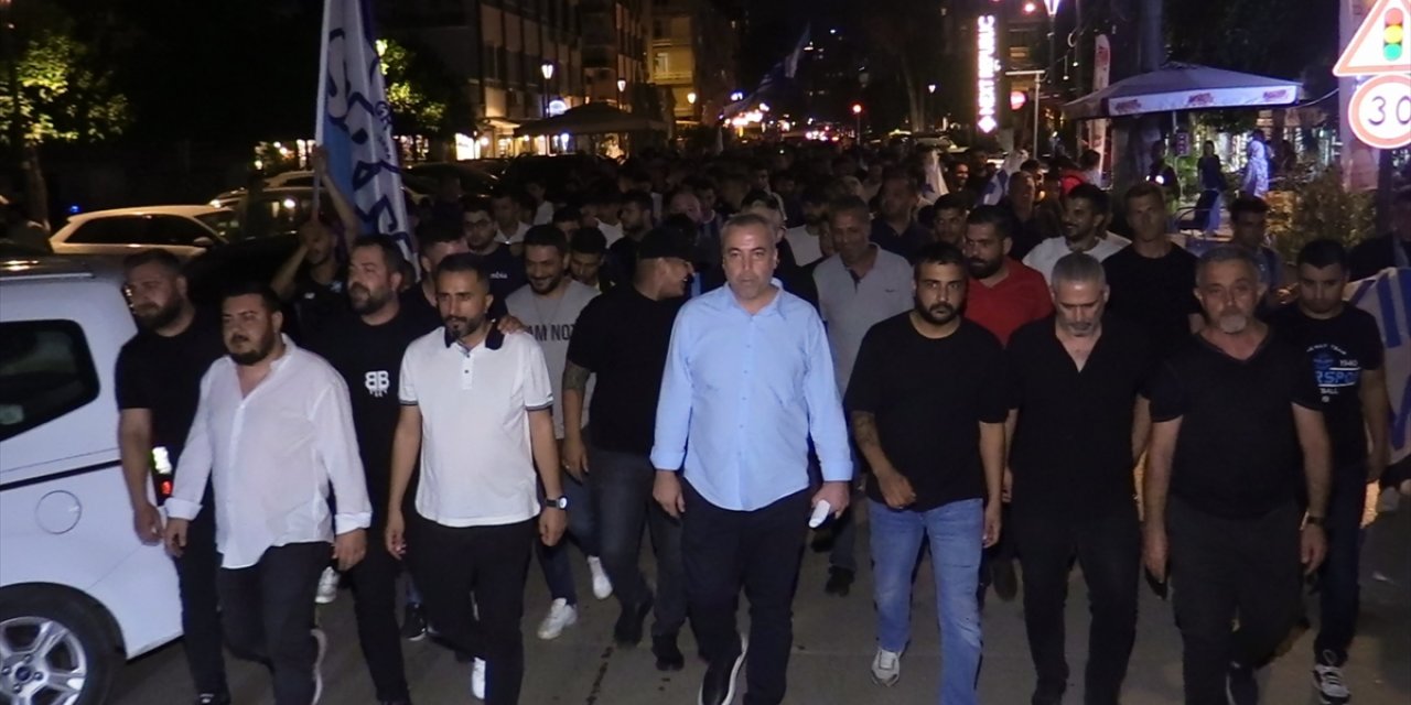 Adana Demirsporlu taraftarlardan kulüp başkanı Murat Sancak ve yönetime tepki