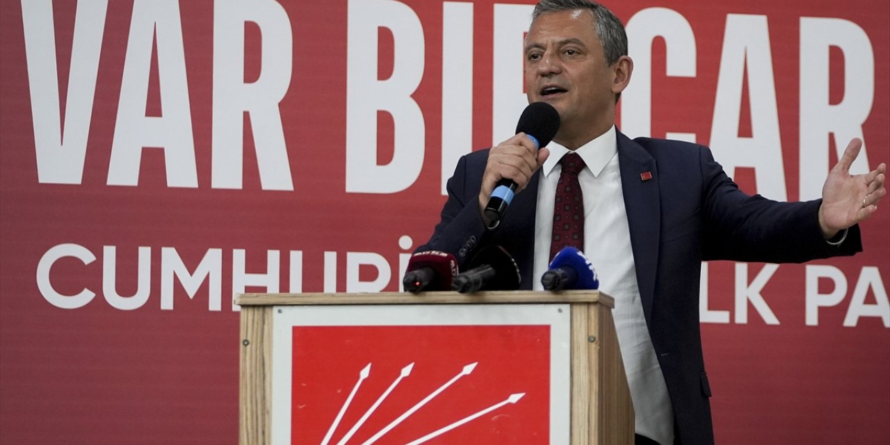 CHP Genel Başkanı Özel, İstanbul'da toplu üye katılım töreninde konuştu: