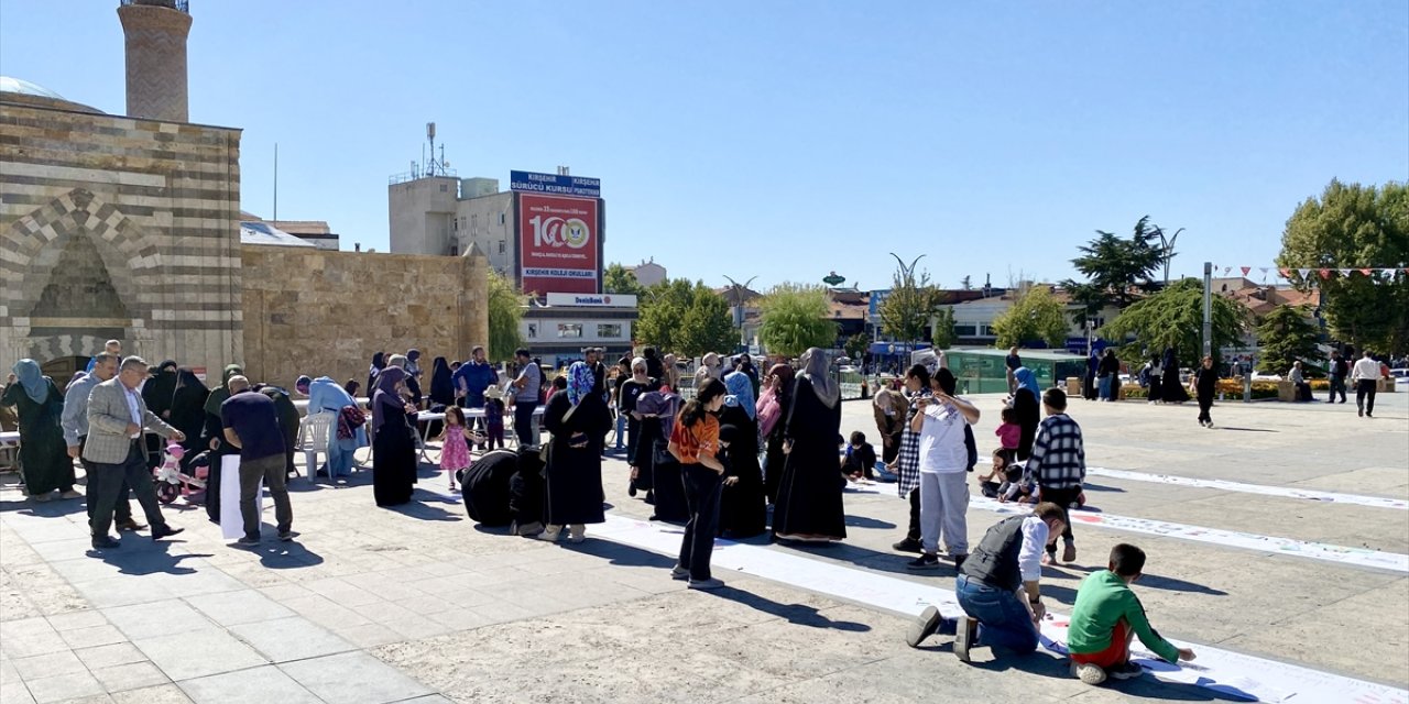 Kırşehir, Nevşehir ve Sivas'ta çocuklar "Filistin İçin Sen de Çiz" etkinliğinde İsrail'i kınadı