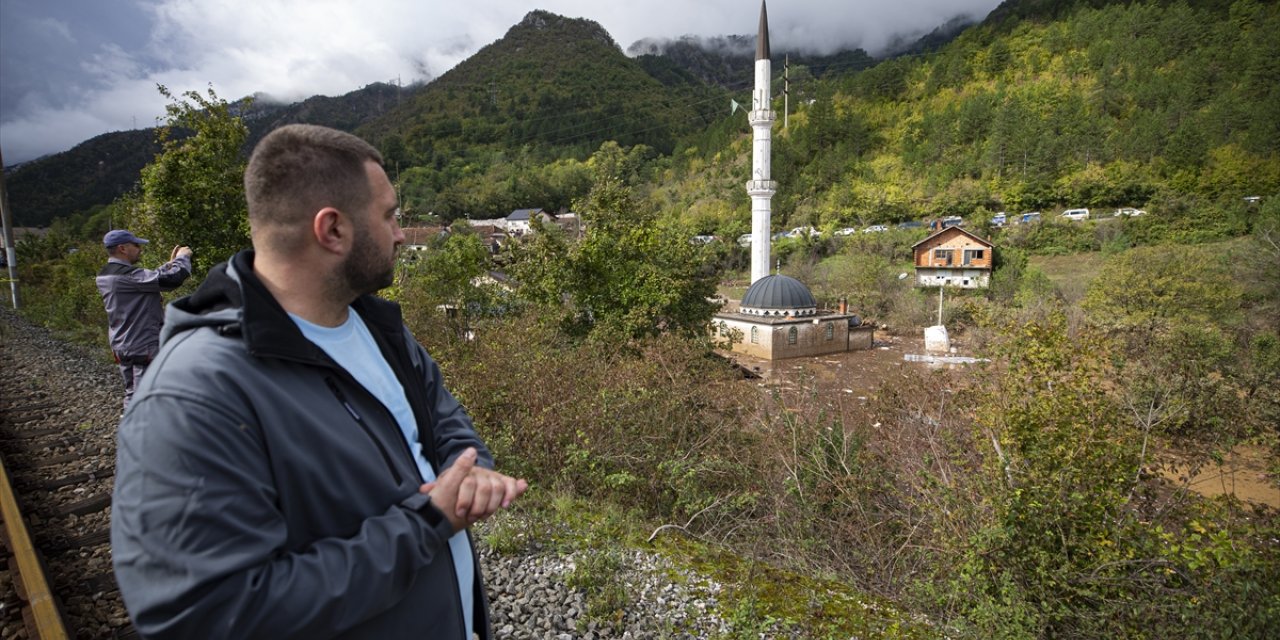 Bosna Hersek'te can kayıplarının olduğu sel felaketinin ardından yaralar sarılıyor