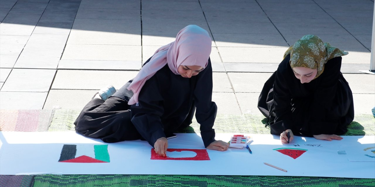 İsrail'in Gazze'ye yönelik saldırılarına çizimlerle tepki gösterdiler