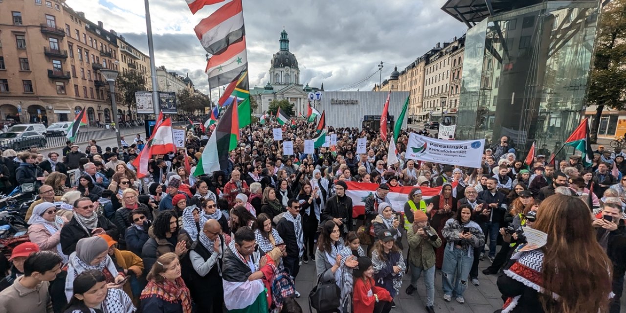 İsveç'te, İsrail'in Filistin ve Lübnan'a yönelik saldırıları protesto edildi