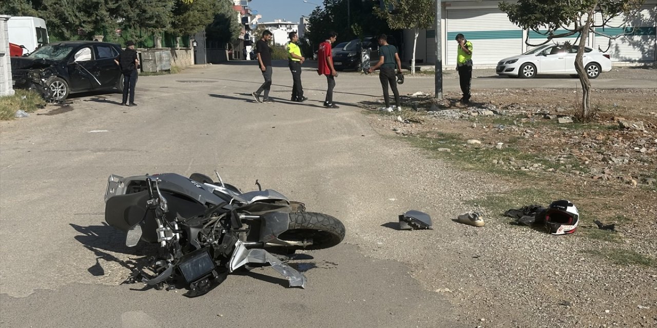 Adıyaman'da otomobil ile çarpışan motosikletin sürücüsü öldü