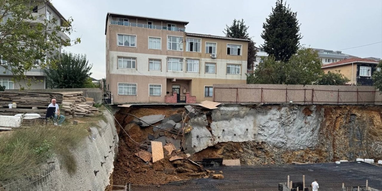 Üsküdar'da istinat duvarı çöken inşaatın çalışanları ile boşaltılan binanın sakinleri arasında arbede