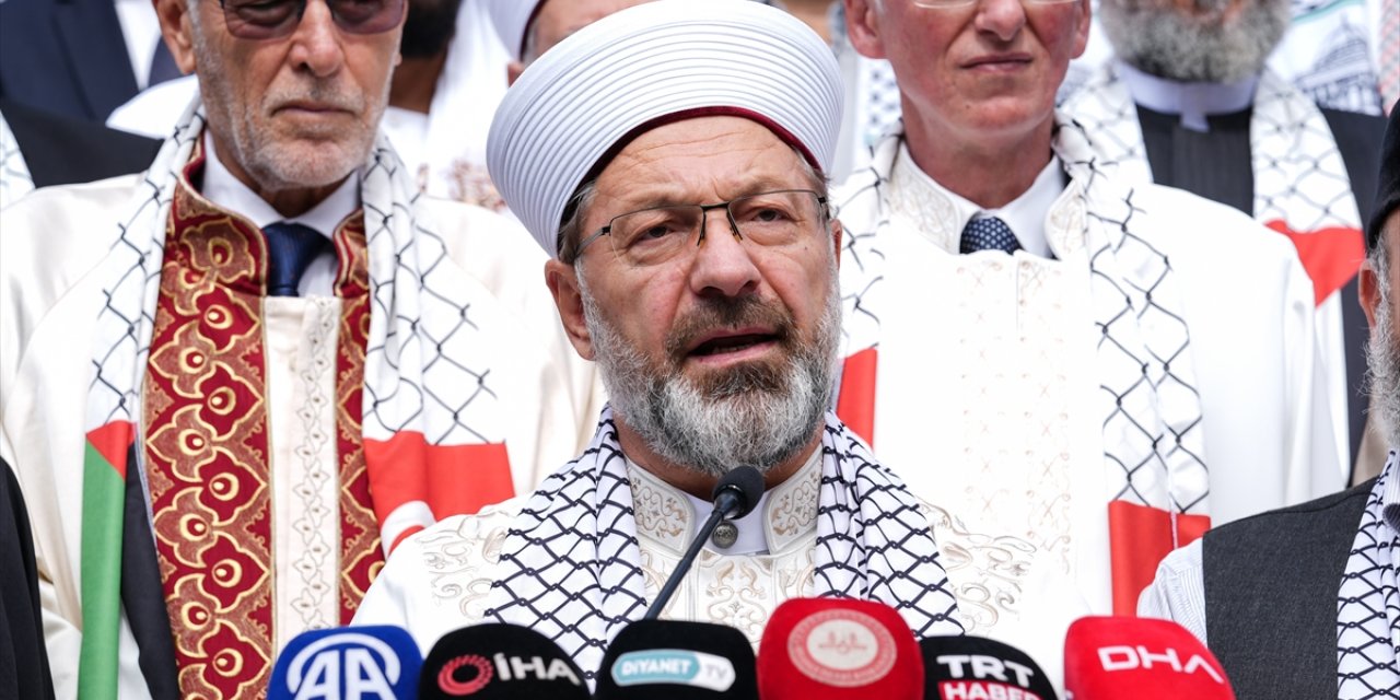 Diyanet İşleri Başkanı Erbaş, din adamları ile "Barışa çağrı" açıklaması yaptı: