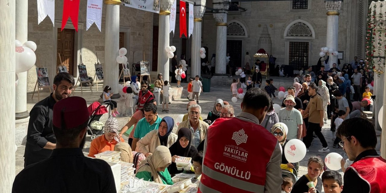 Vakıflar Genel Müdürlüğü Üsküdar'da "Amin Alayı" merasimi düzenledi