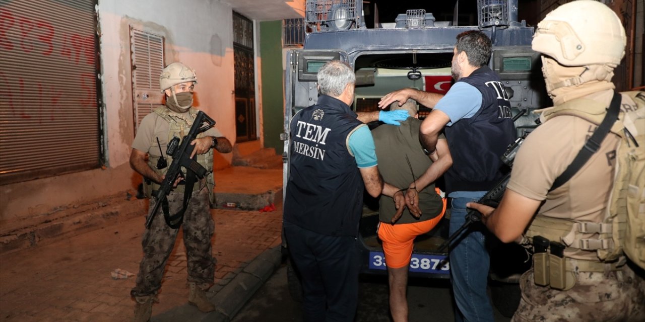 Mersin'de terör örgütü PKK/KCK operasyonunda 14 zanlı yakalandı