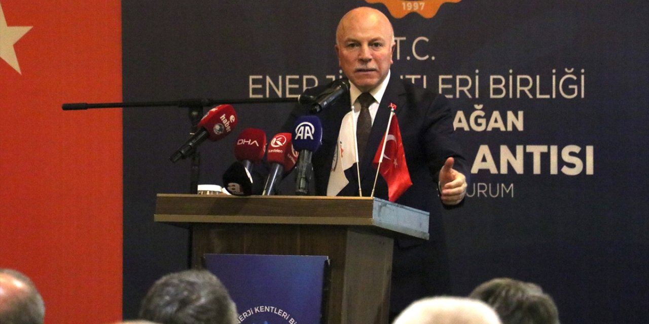 Erzurum'da "Türkiye'nin Enerji Dönüşümü Çalışmaları Paneli" düzenlendi