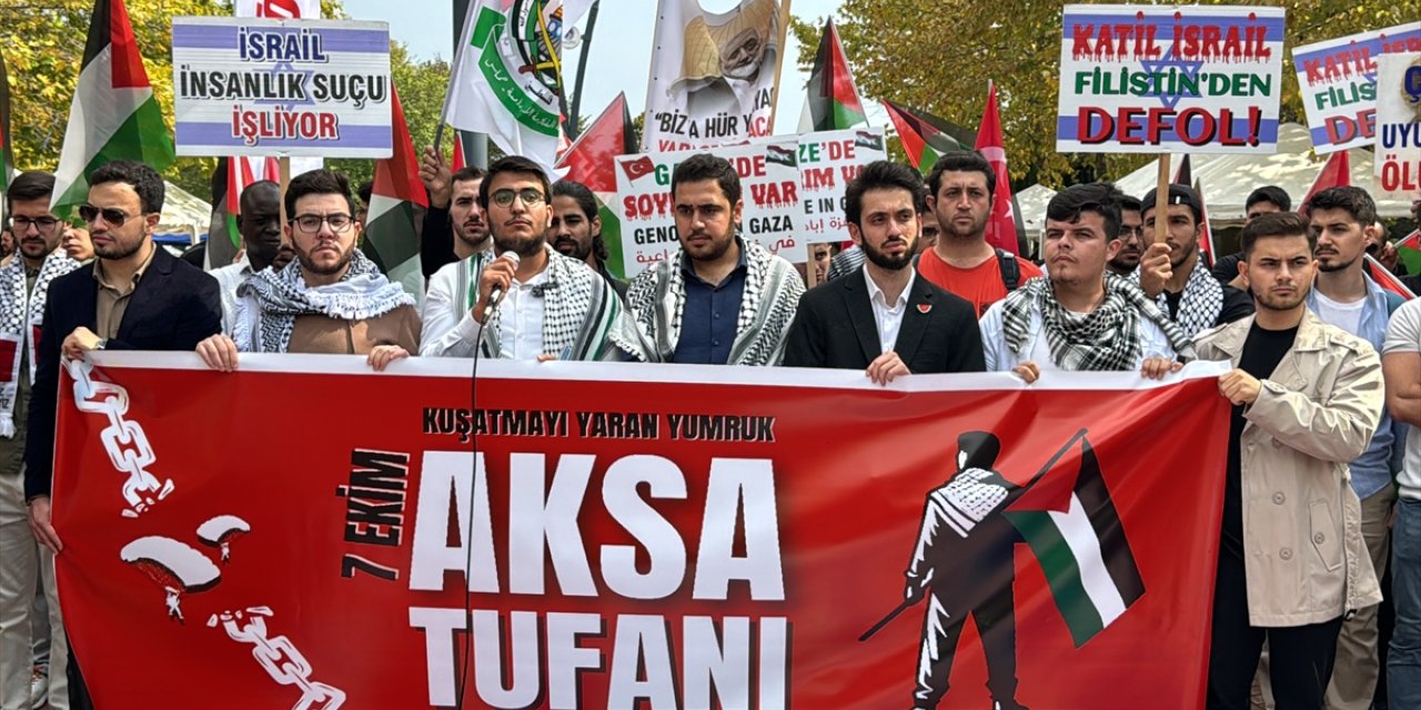 Sakarya'da üniversite öğrencileri, birinci yılını dolduran İsrail'in Gazze'ye saldırılarını protesto etti