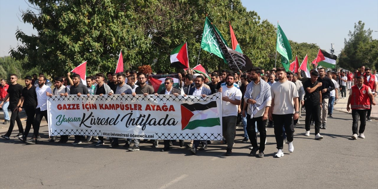 İsrail'in Filistin'e saldırıları Diyarbakır ve Siirt'te düzenlenen yürüyüşlerle protesto edildi