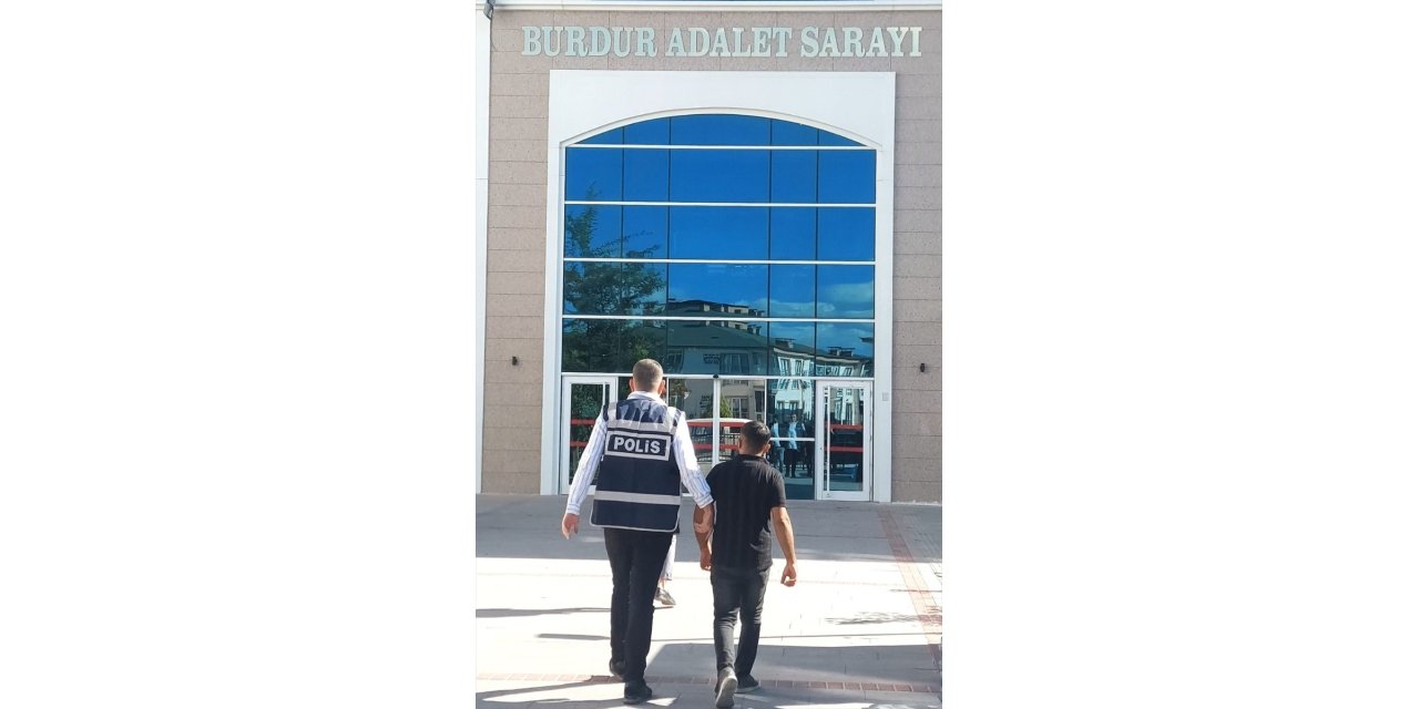 Burdur'da 2 camide sadaka kutusundaki paraları aldığı belirlenen zanlı tutuklandı