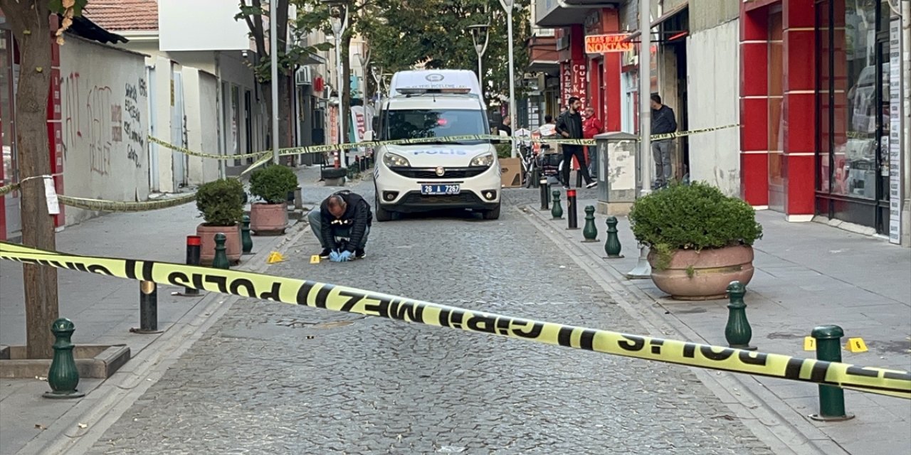 Eskişehir'de sokakta pompalı tüfekle vurulan kişi yaralandı