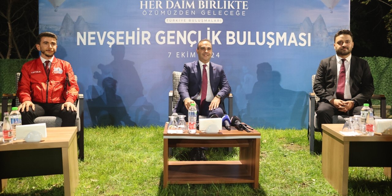 Sanayi ve Teknoloji Bakanı Kacır, Nevşehir'de gençlerle buluştu: