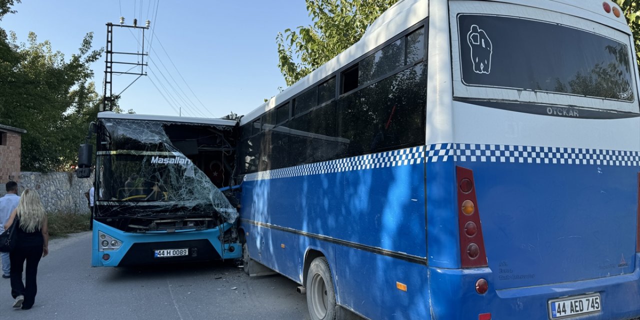 GÜNCELLEME - Malatya'da halk otobüsü ile midibüsün çarpışması sonucu 25 kişi yaralandı