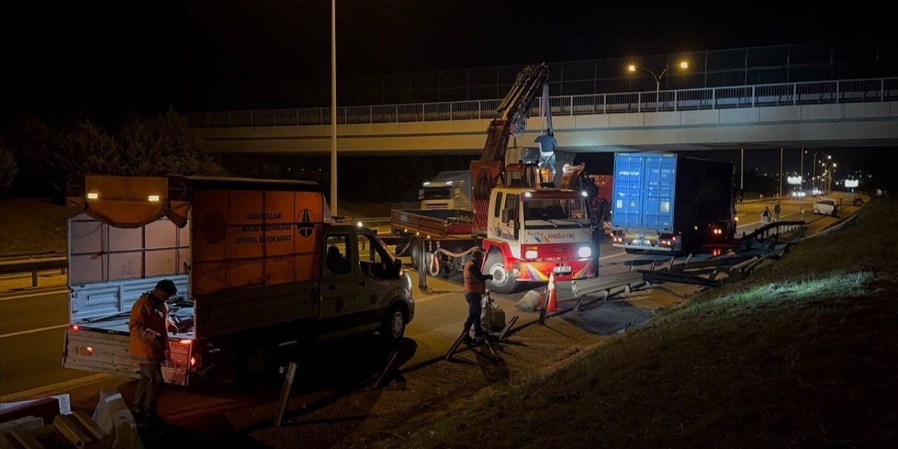 Silivri'de tır kazası nedeniyle trafikte yoğunluk oluştu