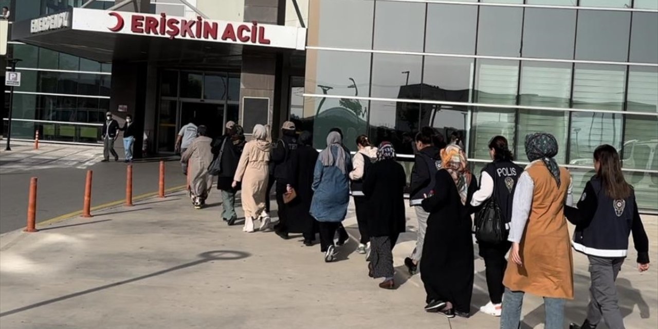 Manisa'da FETÖ operasyonunda yakalanan 2 şüpheli tutuklandı