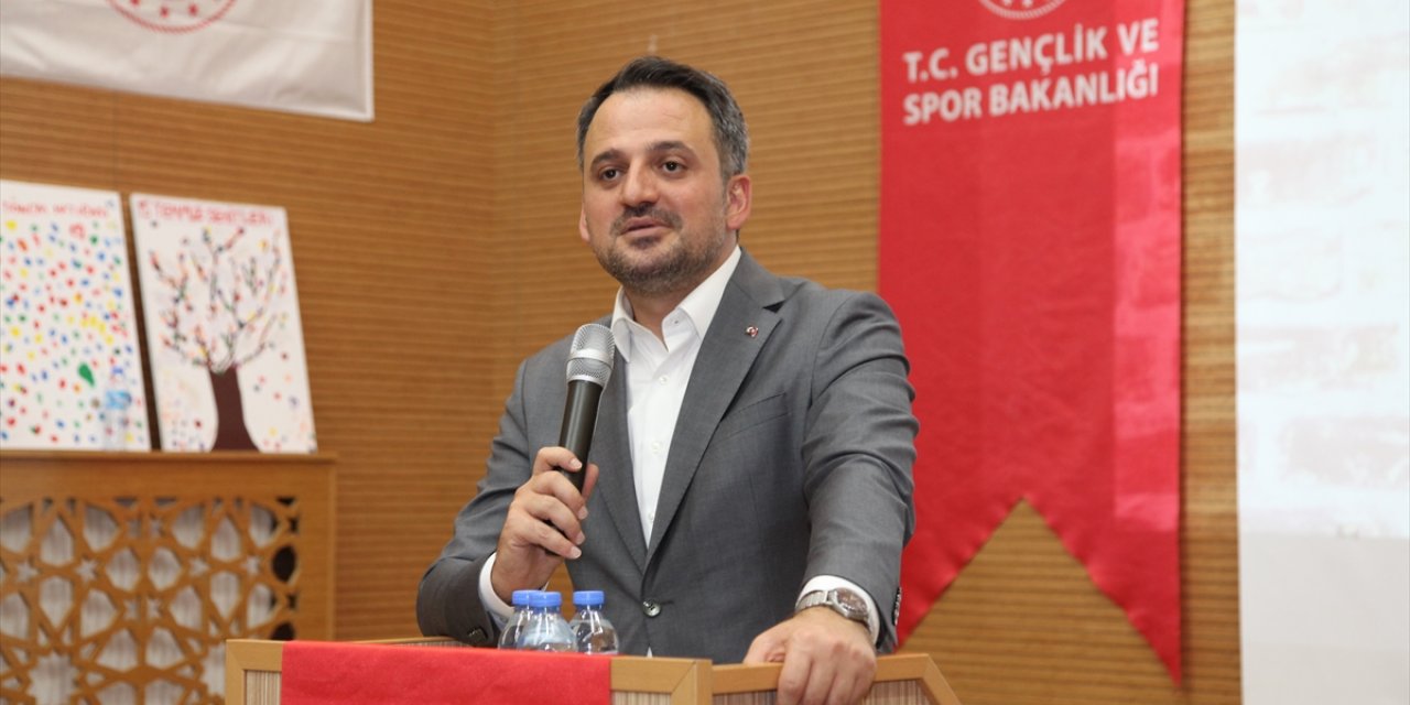 Gençlik ve Spor Bakan Yardımcısı Eminoğlu, Bitlis'te gençlerle buluştu: