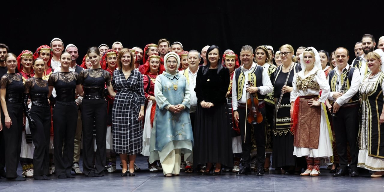 Emine Erdoğan'dan Tiran'da Ulusal Opera ve Bale Tiyatrosu ile Tugaylar Sarayı'na ziyaret