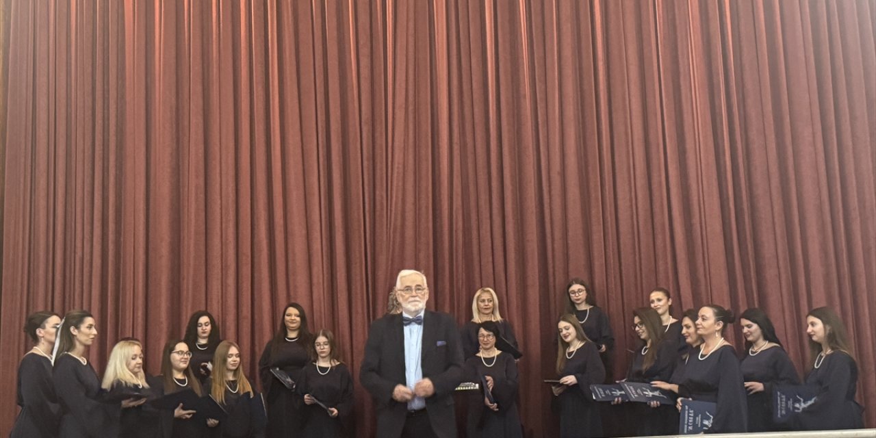 Kuzey Makedonyalı kadın korosu "Menada" İstanbul'da konser verdi