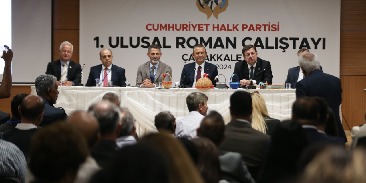 CHP Genel Başkanı Özel, Çanakkale'de 1. Ulusal Roman Çalıştayı'nda konuştu: