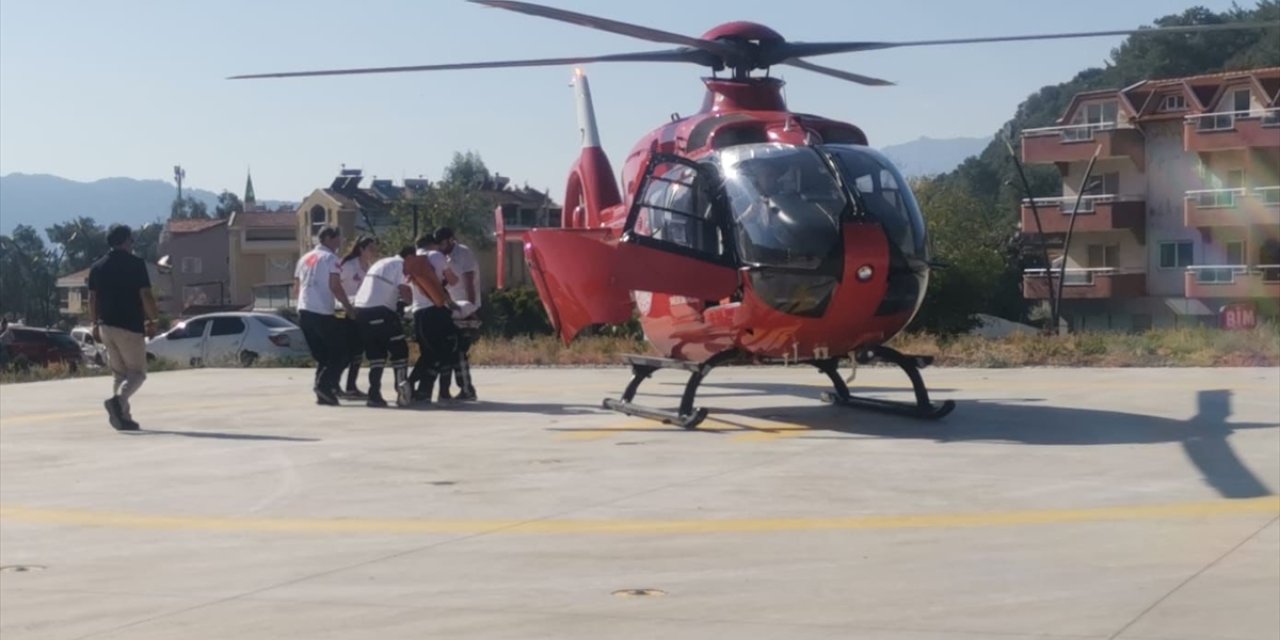 Muğla'da ambulans helikopter asfiksi tanısı konulan hasta için havalandı