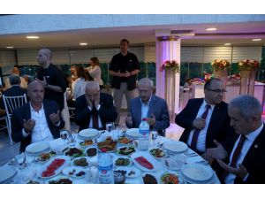 Kılıçdaroğlu, minibüsçü esnafı ile iftar yaptı