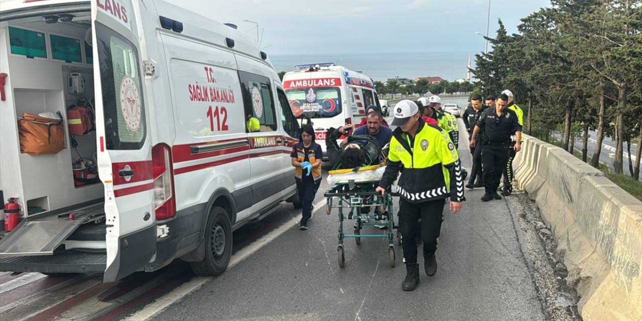 Büyükçekmece'de bariyere çarpan motosikletin sürücüsü yaralandı