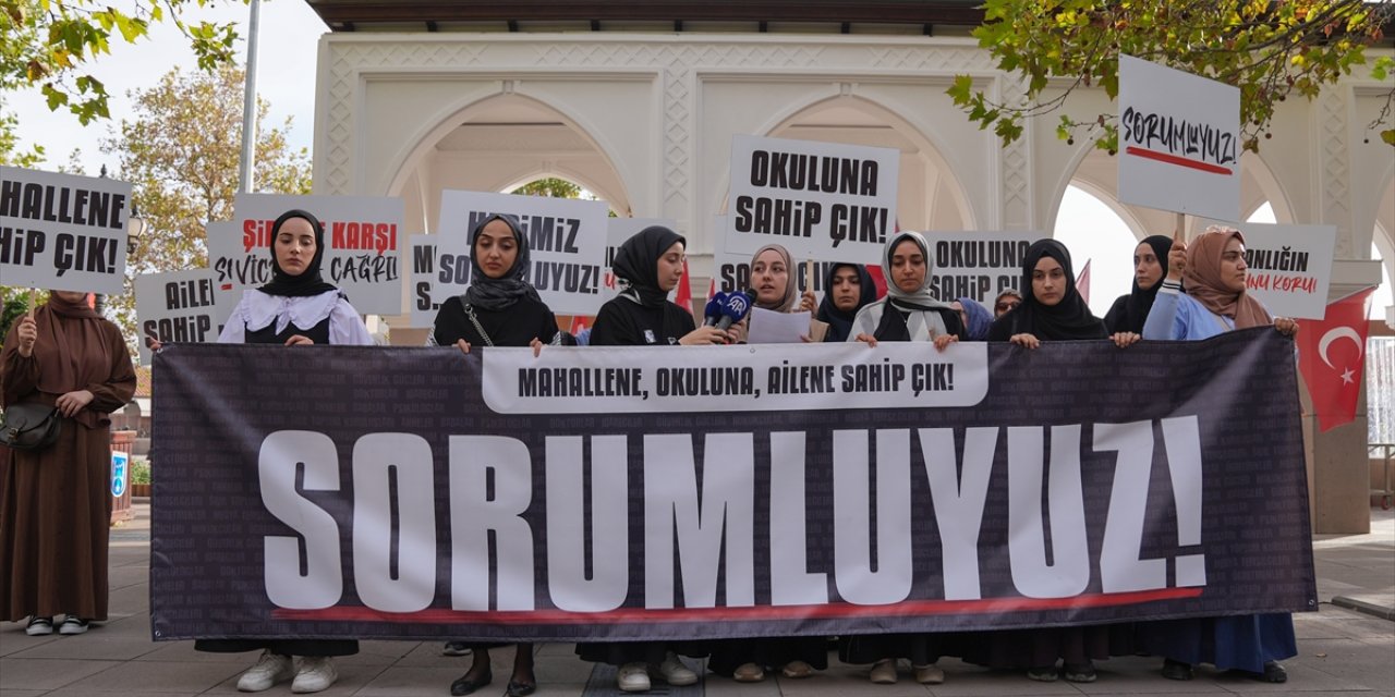 Ankara Genç İHH'den kadına yönelik şiddete protesto