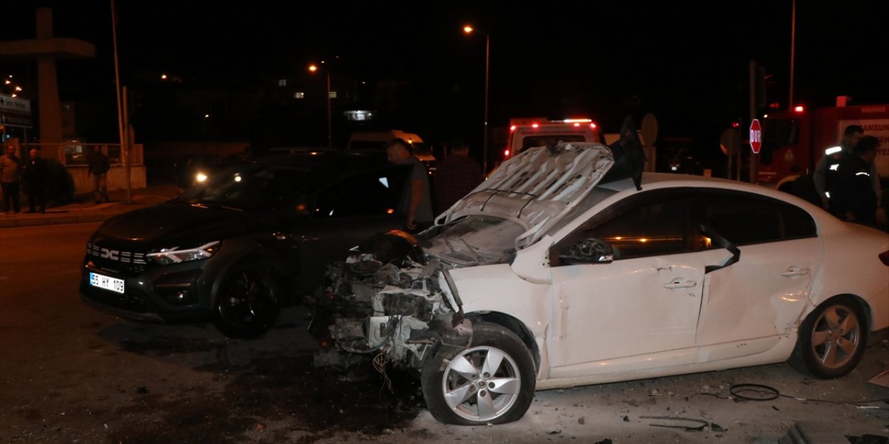 Samsun'da zincirleme trafik kazasında 4 kişi yaralandı