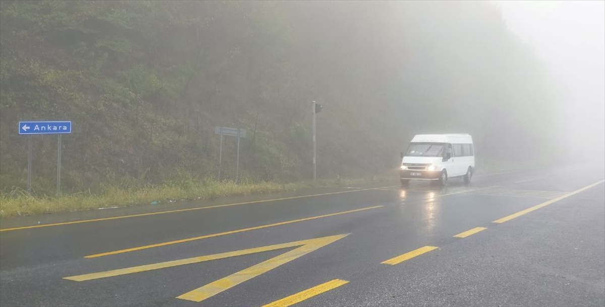 Bolu Dağı'nda sis görüş mesafesini düşürdü