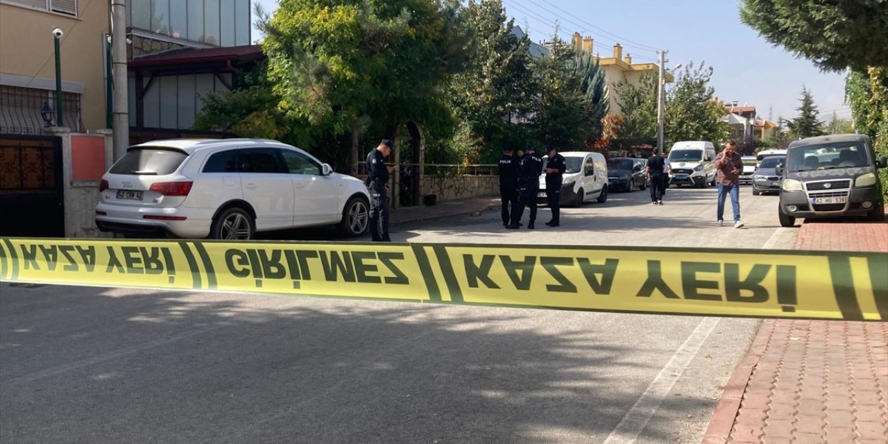 Konya'da yardım çağrısı aldığı eve giden polis, bıçakla yaralandı