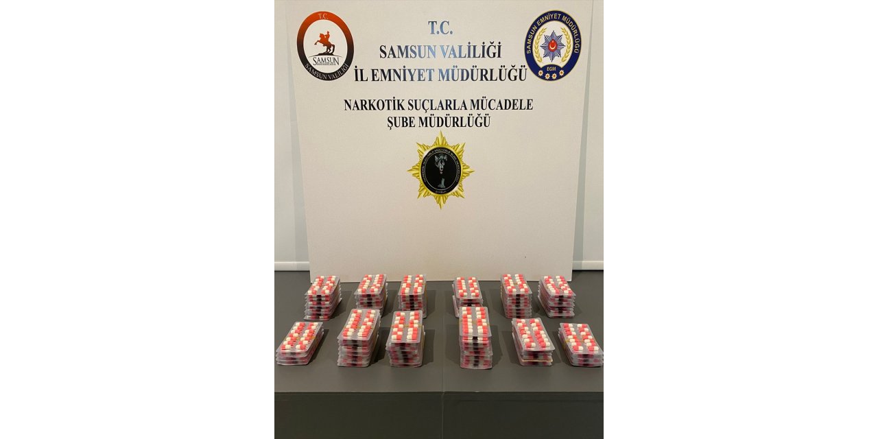 Samsun'da 1 kilo 446 gram sentetik uyuşturucu ile 508 sentetik ecza ele geçirildi