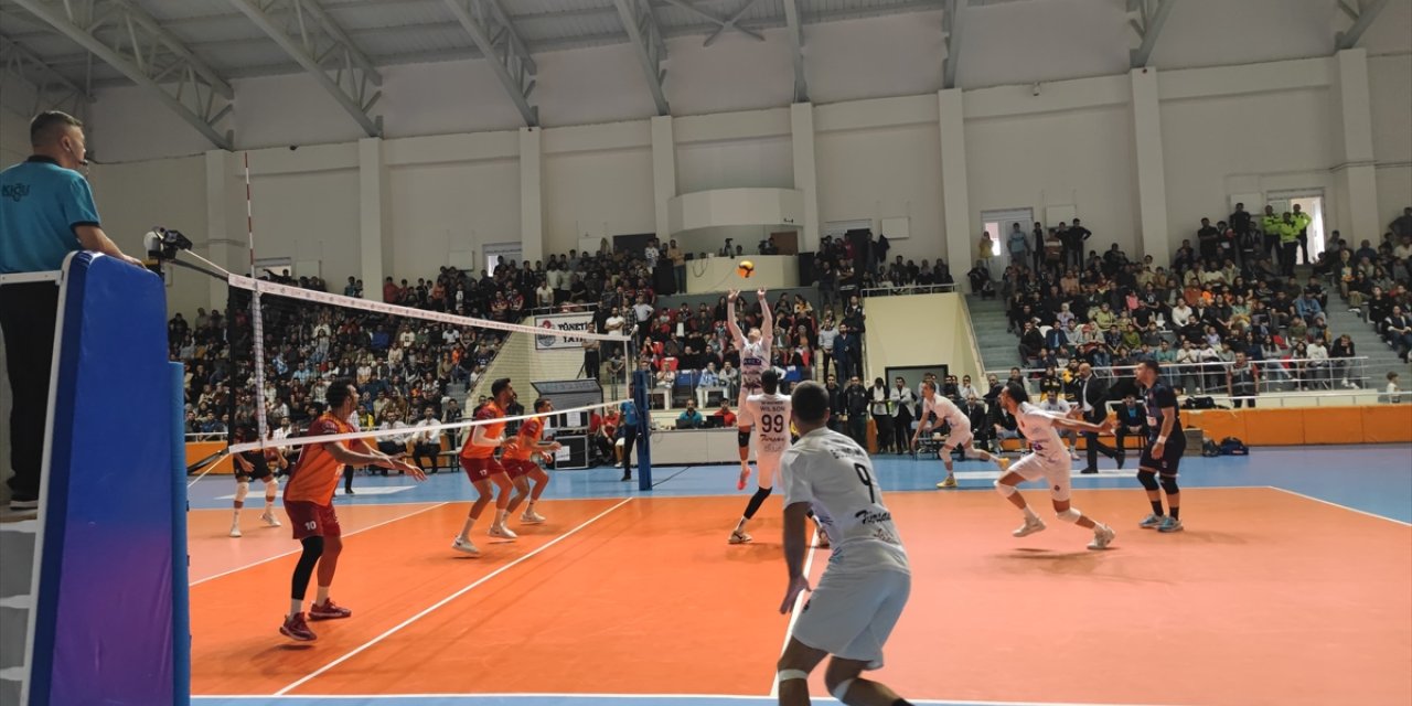 Voleybol: SMS Grup Efeler Ligi