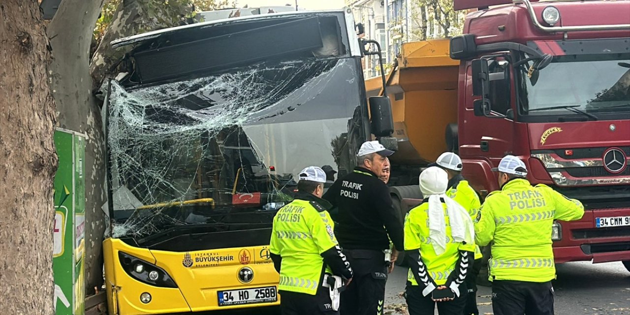 Bahçelievler'de ağaca çarpan İETT otobüsündeki 7 kişi yaralandı