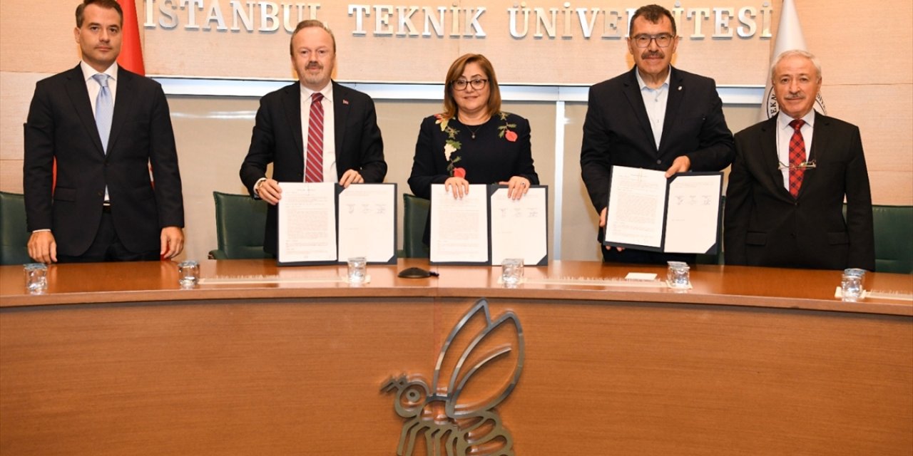 Gaziantep'in yeşil hidrojenli otobüs dönüşümü için imzalar atıldı