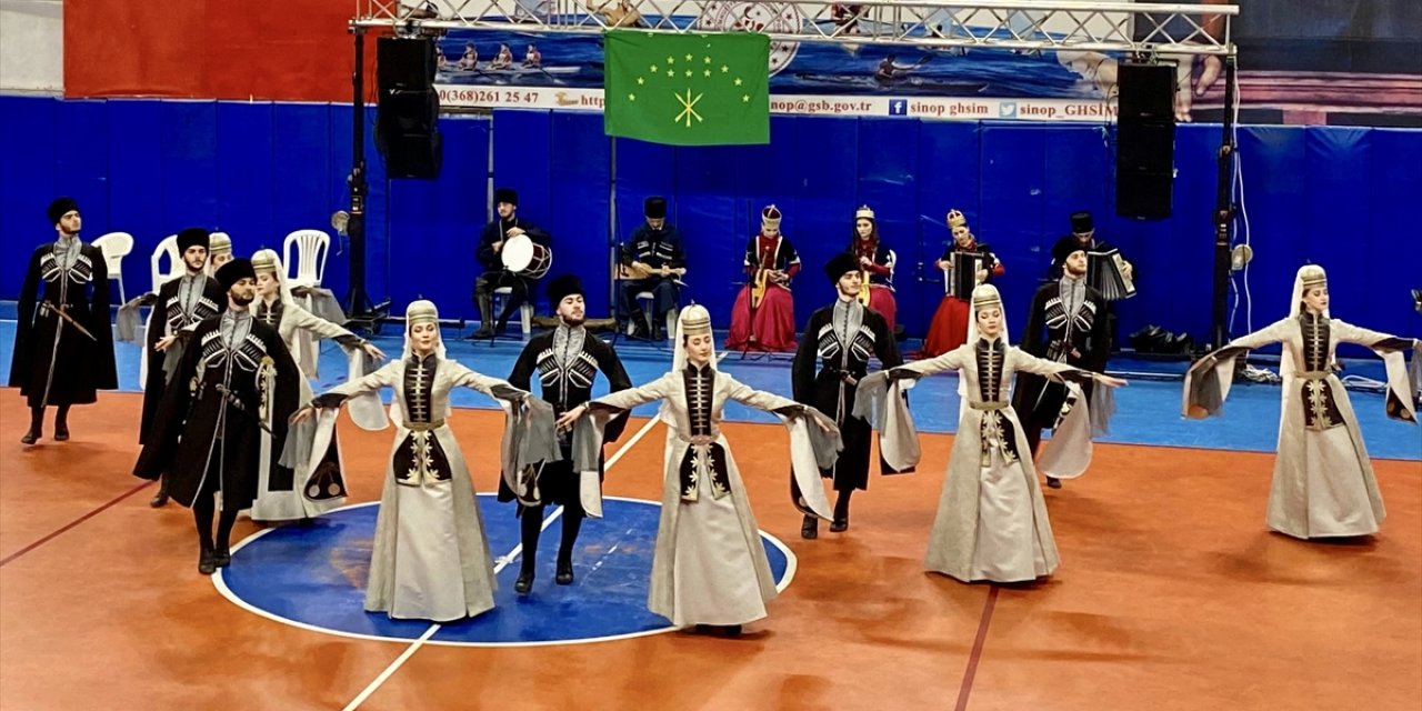 OŞAD Çerkes Halk Dansları ve Şarkıları Topluluğu Sinop'ta sanatseverlerle buluştu