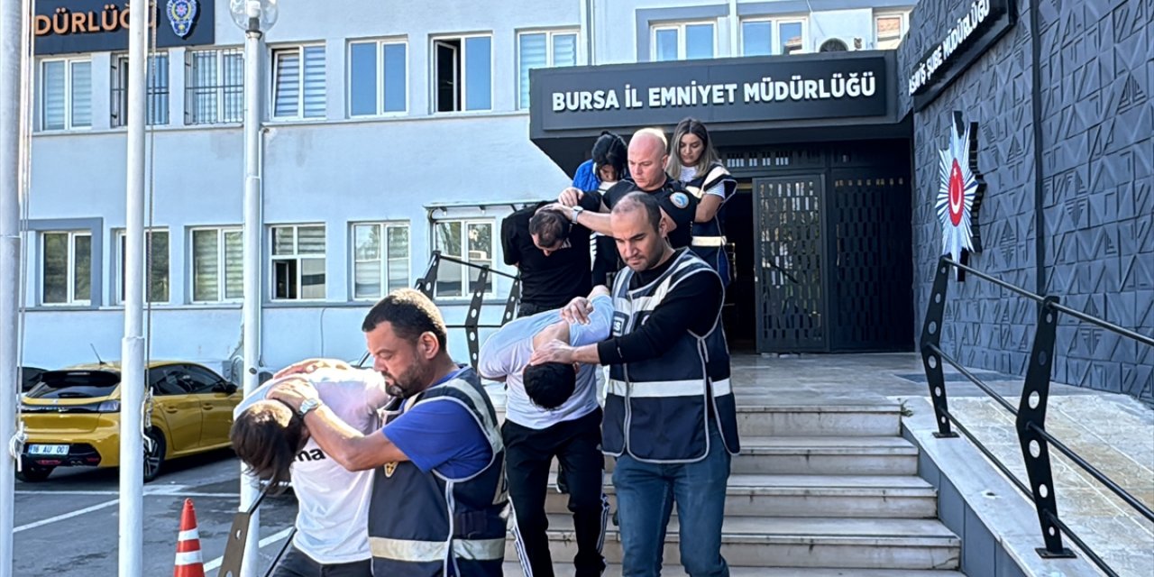 Bursa'da fuhuş operasyonunda yakalanan 4 şüpheli tutuklandı