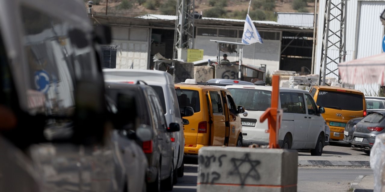 İsrail, iki yıldır kuşatma altında tuttuğu Nablus kentini "büyük bir hapishaneye" dönüştürdü