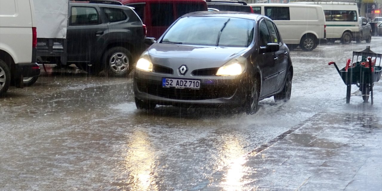 Kars'ta sağanak etkili oldu