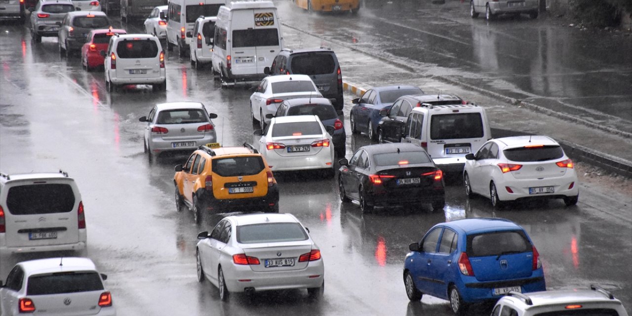 Van'da sağanak etkili oldu