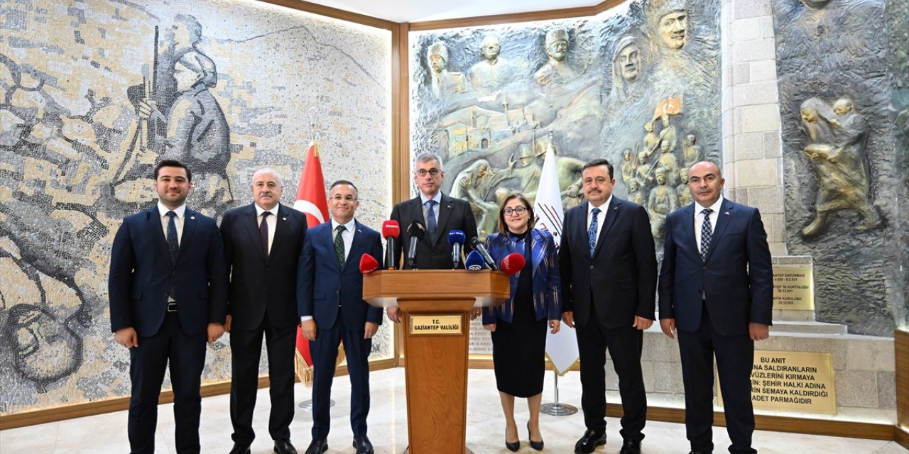 Sağlık Bakanı Memişoğlu, Gaziantep Valiliğini ziyaret etti