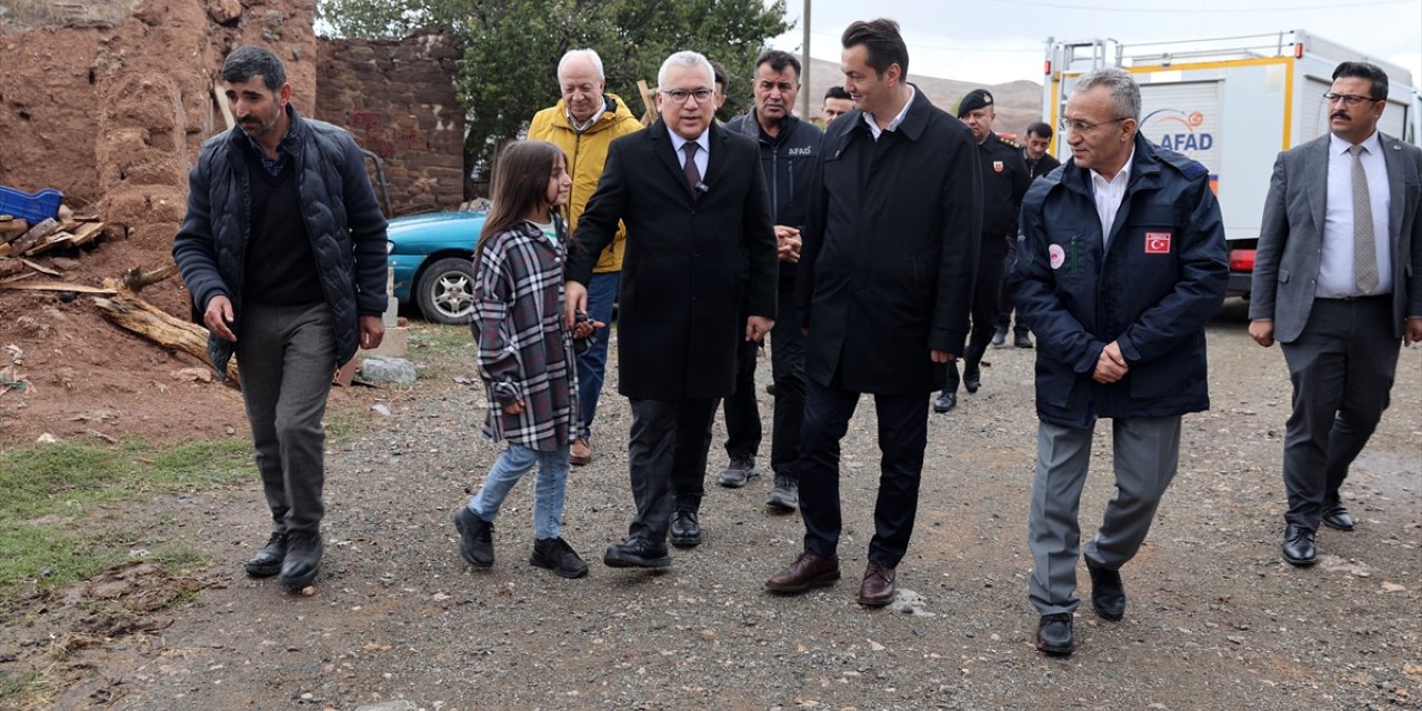 Sivas Valisi Şimşek'ten depremlere ilişkin açıklama: