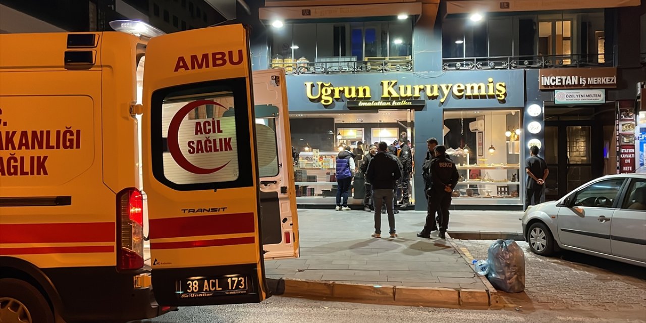 Kayseri'de 74 yaşındaki kişi husumetlisini bıçakla yaraladı