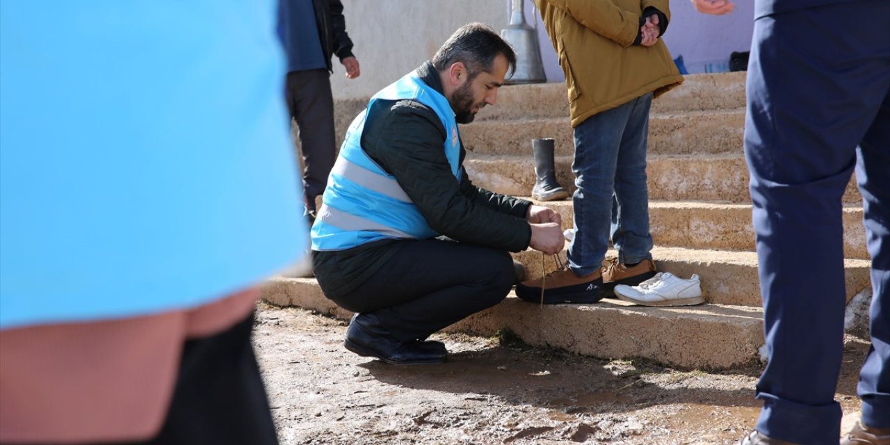 TDV "Unutursan Yetim Kalır" projesi kapsamında yetimlere destek oluyor