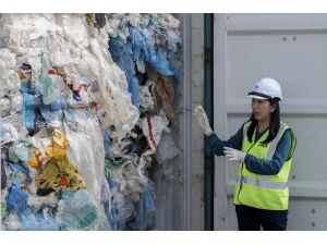 Malezya'ya kaçak getirilen plastik atıklar iade edildi