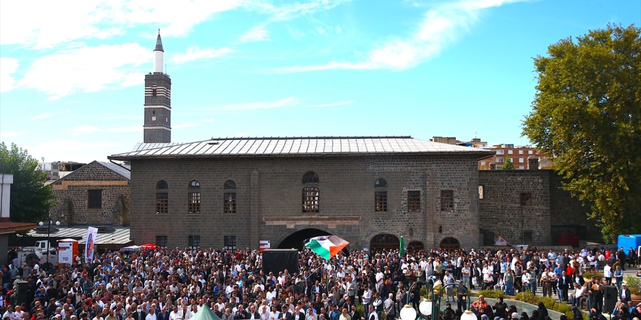 Diyarbakır'da İsrail'in Gazze'ye saldırıları protesto edildi