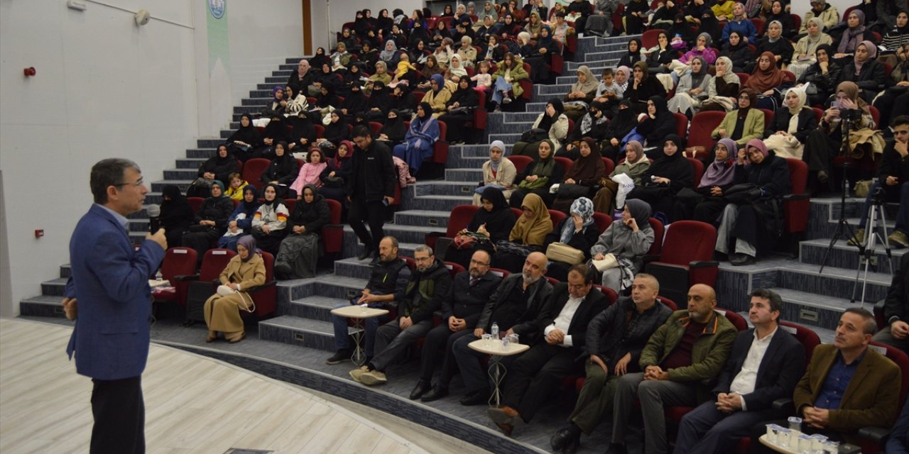 Kütahya'da "Boykot ve Helal Gıda Konferansı" düzenlendi