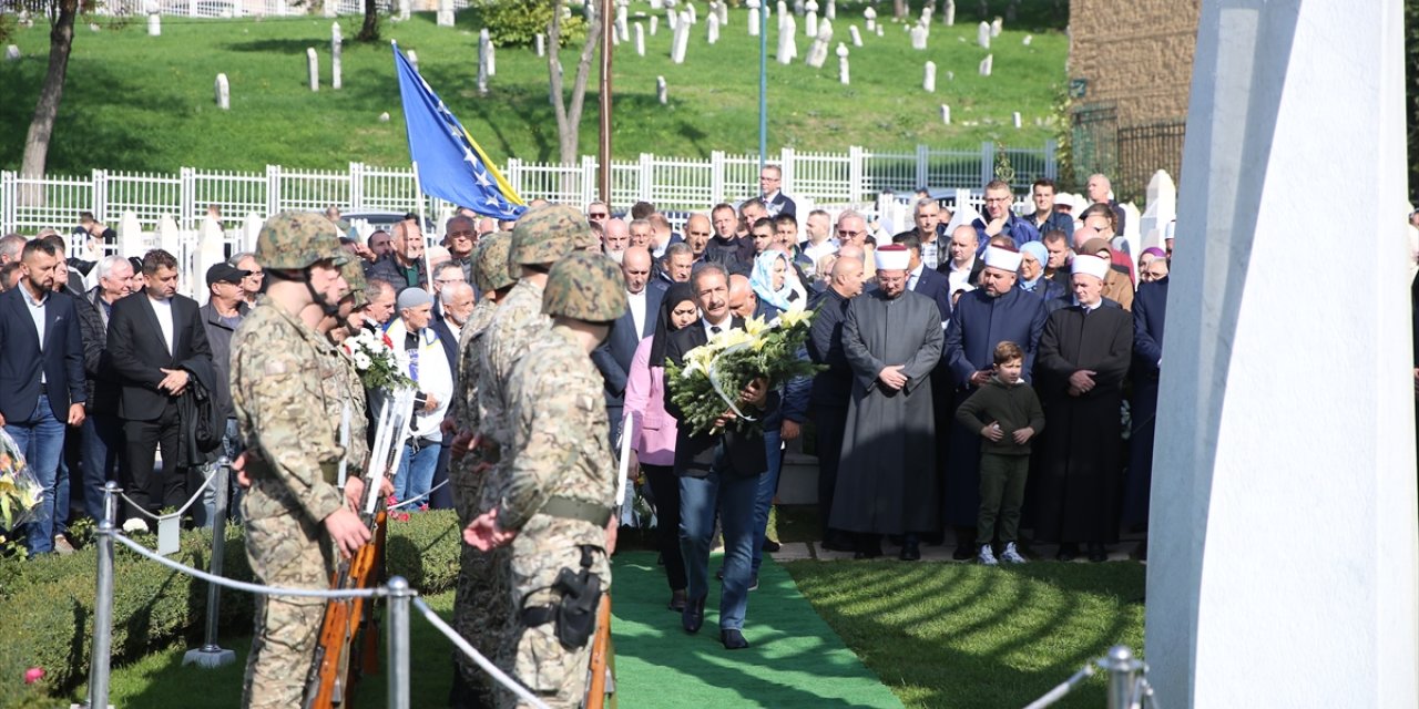 Boşnak lider İzetbegoviç, ölümünün 21. yılında kabri başında anıldı