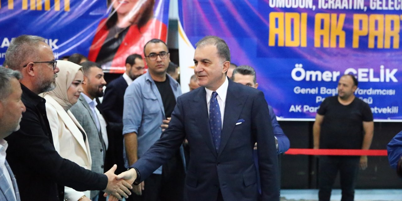 AK Parti Sözcüsü Çelik, Adana'da partisinin ilçe kongresinde konuştu: