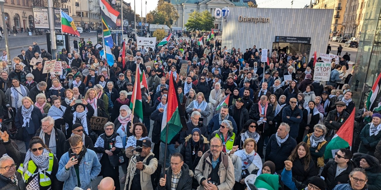 İsrail'in Gazze ve Lübnan'a saldırıları Stockholm'de  protesto edildi